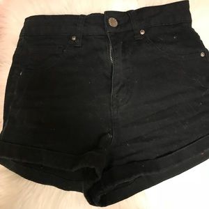 Hight waisted black shorts
